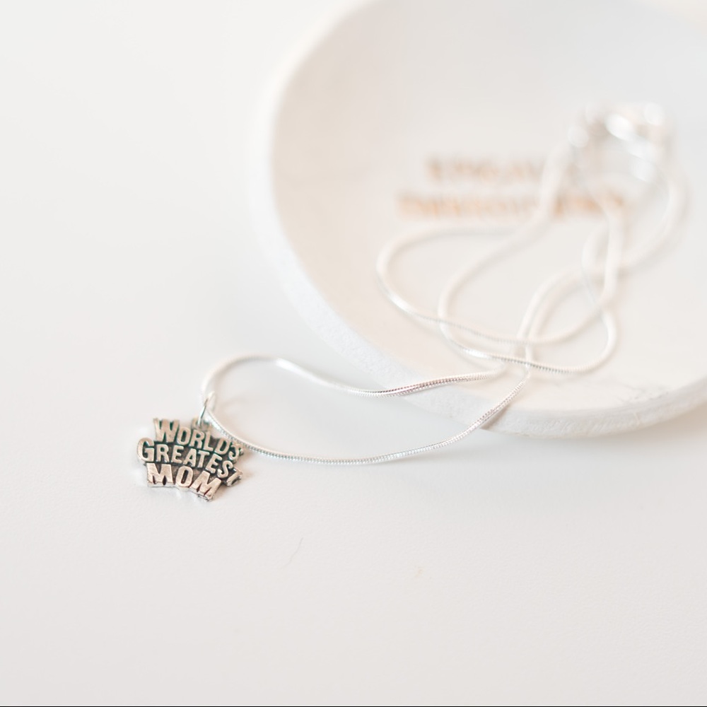 22 inch silver necklace with worlds greatest mom